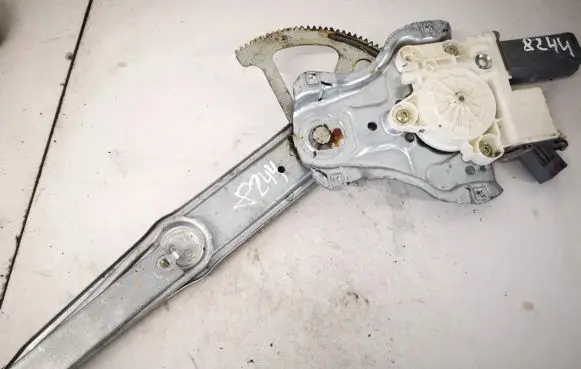 Toyota Avensis T250 Sliding door window regulator with motor