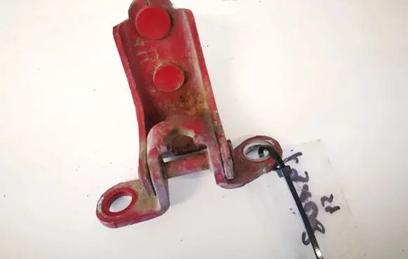 Honda CR-V Rear door lower hinge