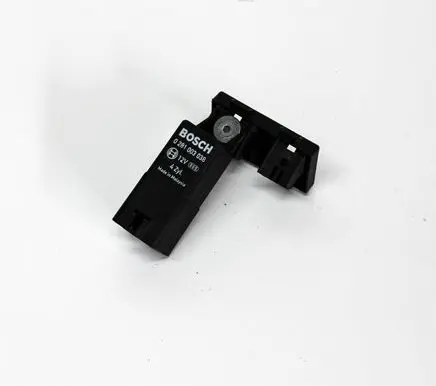 Audi A1 Glow plug pre-heat relay 038907281D