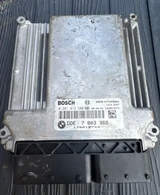BMW 3 E90 E91 Engine control unit/module 7803369 0281013500