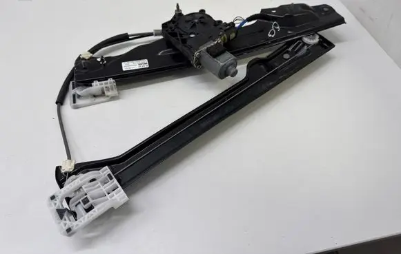 Mini Cooper Countryman F60 Front door window regulator with motor 7390074 19414210