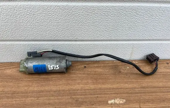 Mercedes-Benz S W220 Seat adjustment motor 2208201542 901354101 0130002568