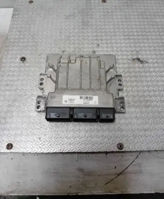 Renault Megane IV Engine control unit/module 237106288r 8L019014C6 H88Z9014CZ