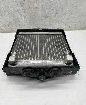 BMW 7 F01 F02 F03 F04 Engine oil radiator 7572542 P8413002