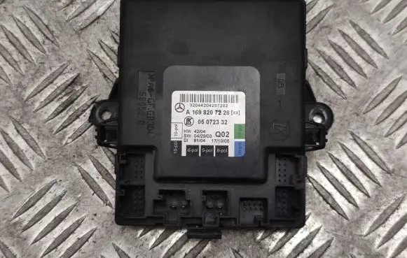 Mercedes-Benz B W245 Door control unit/module A1698207226