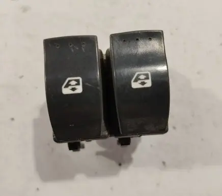 Renault Scenic II - Grand scenic II Electric window control switch 315042A