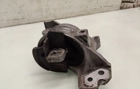 Citroen C5 Engine mount bracket 326B96