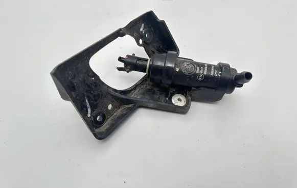 Alfa Romeo Giulia Headlight washer spray nozzle 2860019