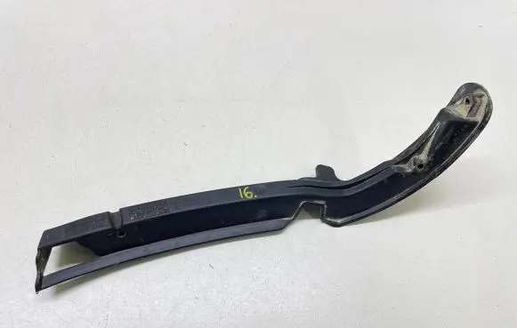 Volkswagen PASSAT B6 Front bumper mounting bracket 3C0807177