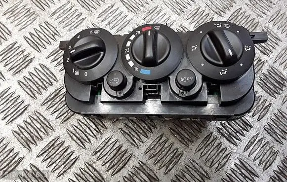 Mercedes-Benz A W168 Climate control unit 1688302185