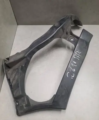 Rear bumper mounting bracket