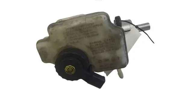 Volkswagen Golf V Master brake cylinder 0335088635
