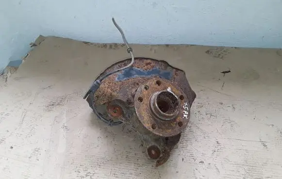 Volkswagen Transporter - Caravelle T5 Front wheel hub NOCODE