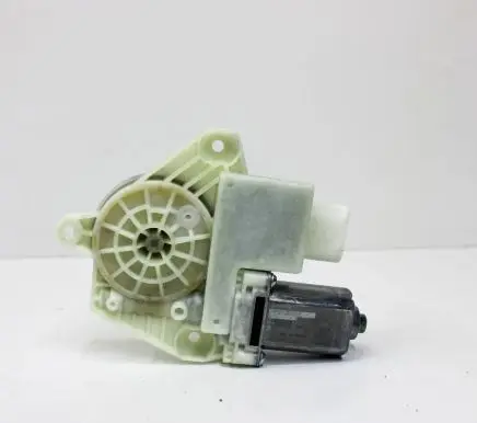 BMW 5 G30 G31 Front door window regulator motor 7455082