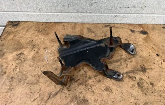 Mercedes-Benz E W211 Pneumatic air compressor holding bracket A2113201843