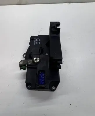 Opel Meriva A Front door lock 13154791