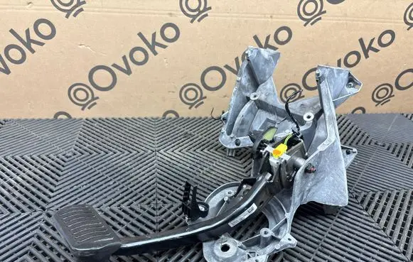 Volvo XC90 Brake pedal 31381825