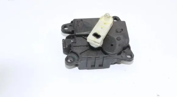 Nissan Juke I F15 Air flap motor/actuator 277301KA0A