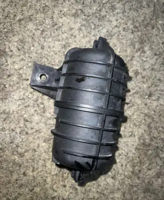Vacuum air tank