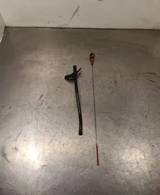 Peugeot 308 Oil level dip stick 