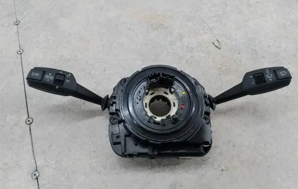 BMW 1 E81 E87 Wiper turn signal indicator stalk/switch 6989566