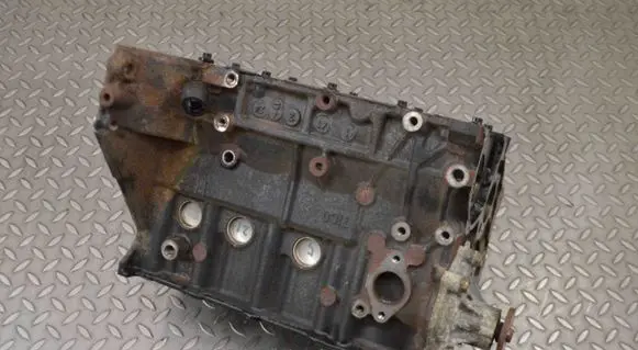 Opel Astra J Engine block A17DTR