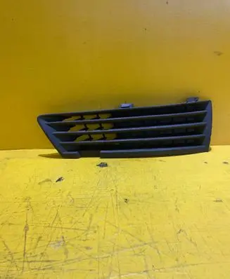 Opel Zafira B Front bumper lower grill 13124988