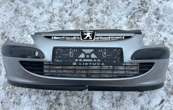 Peugeot 307 Front bumper 9643067477