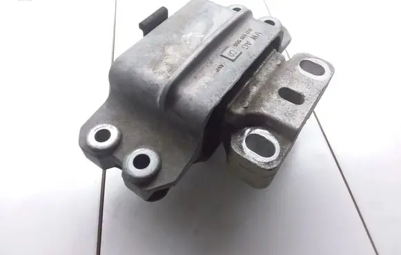 Skoda Yeti (5L) Engine mount bracket 1K0199555CA