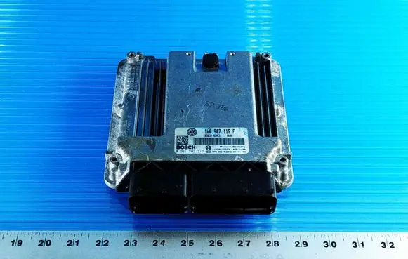 Volkswagen Golf V Engine control unit/module 0261S02217 1K0907115F