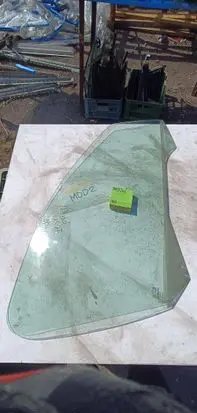 Peugeot 206 Front door window glass four-door 1212123