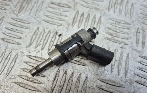 Volkswagen Eos Fuel injector 06F906036A 0261500014