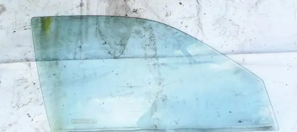 Toyota Camry Front door window glass four-door