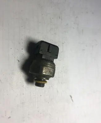 Volvo S80 Air conditioning (A/C) pressure sensor 30899051