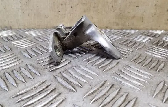 Mitsubishi Pajero Rear door upper hinge