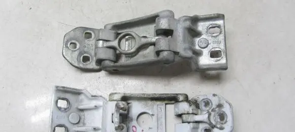 Renault Master III Rear door upper hinge 844009783R