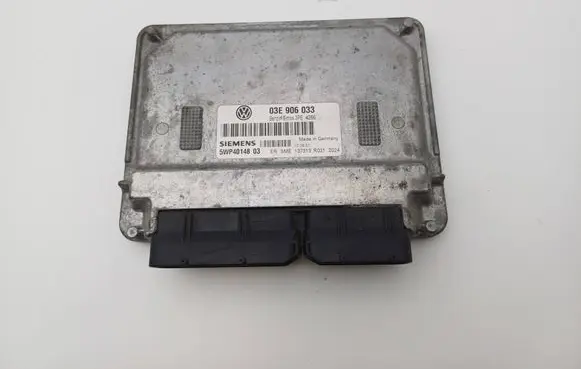 Volkswagen Polo IV 9N3 Engine control unit/module 03E906033