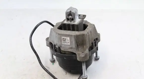 Engine mount bracket