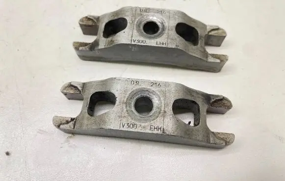 Audi A3 S3 A3 Sportback 8P Fuel Injector clamp holder 03L216