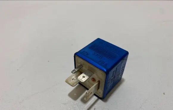 Audi A6 S6 C5 4B Other relay 8A0951253