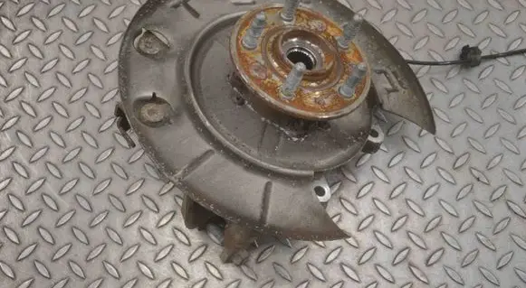 Rear wheel hub