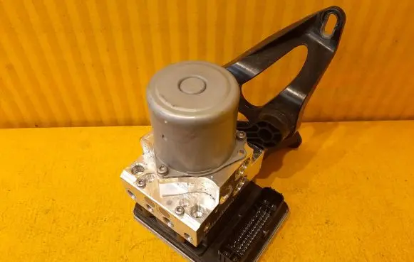 Mercedes-Benz GLE W167 ABS Pump A1679009717