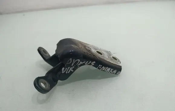 Opel Antara Front door upper hinge 