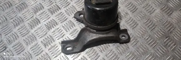 Volvo XC70 Engine mount bracket 30636633