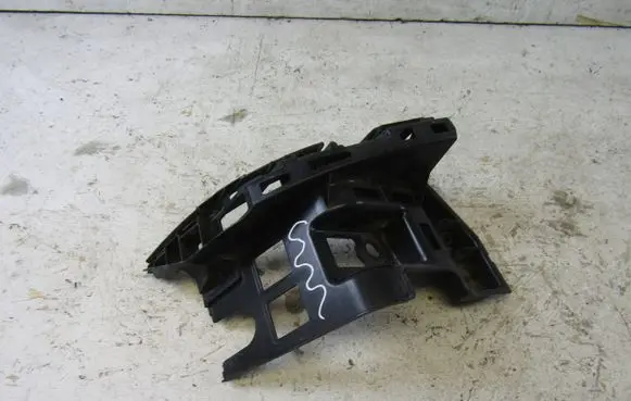 Volkswagen Touran II Rear bumper mounting bracket 5TA807453