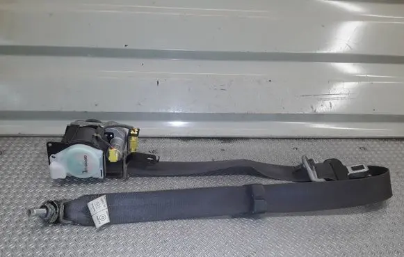 Honda Accord Front seatbelt 0432094