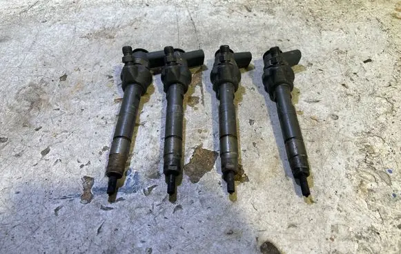 Fuel injectors set