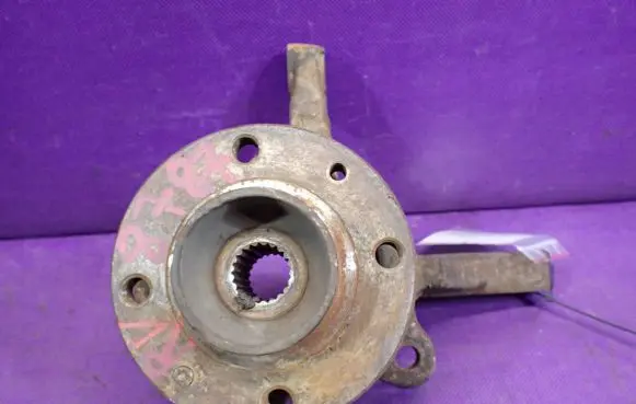 Renault Clio II Front wheel hub spindle knuckle