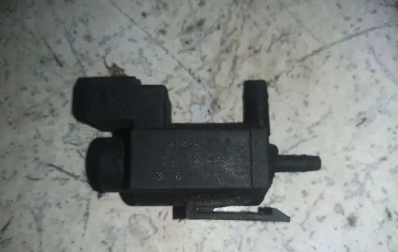 Volvo XC90 Turbo solenoid valve 72224010