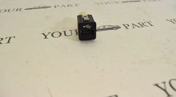 BMW 5 E60 E61 USB socket connector 9167196
